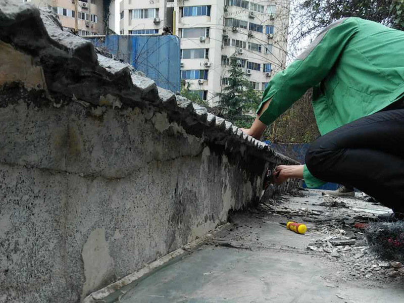 重慶房頂漏水可以自己修補嗎，重慶房頂漏水維修價格