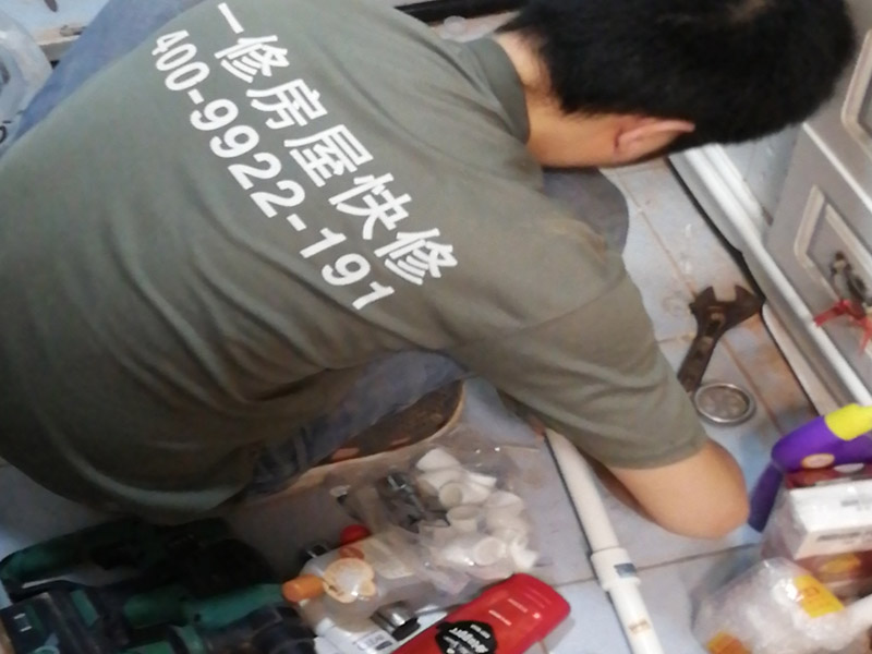 安裝燈具的師傅電話，吊燈、客廳燈和壁燈分別有什么安裝不同之處