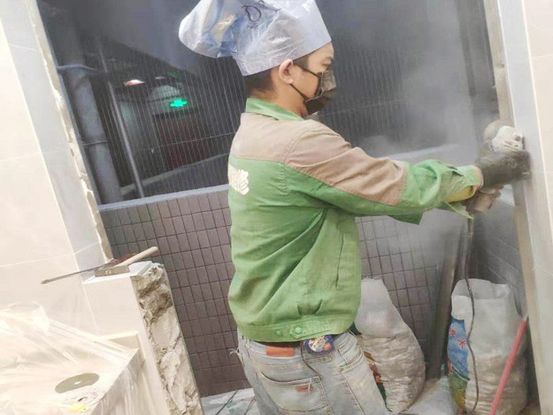 瓷磚破洞修補對技術要求極高，交給專業的人做合適