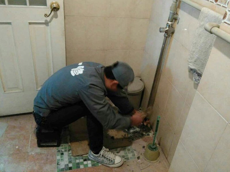 衛生間水管漏水維修，哪種情況需要換水