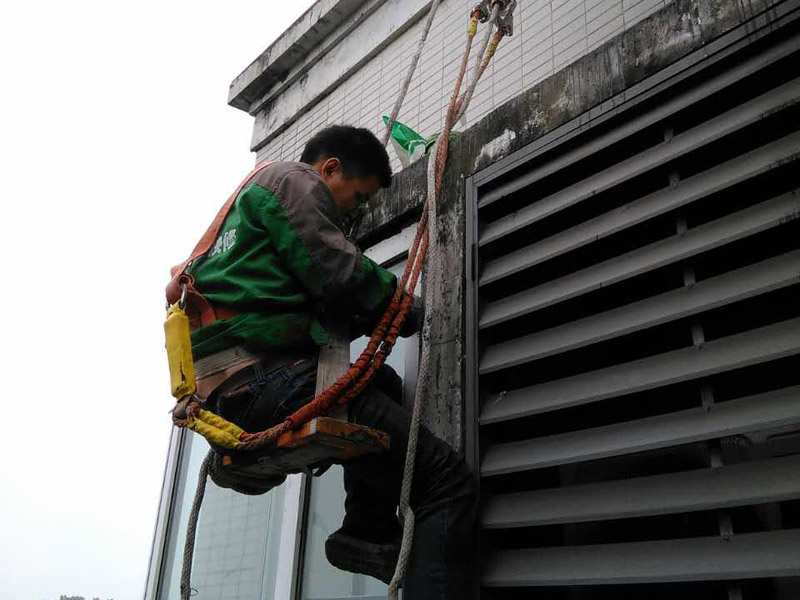 窗臺防水堵漏方法科普，接縫處理到位防