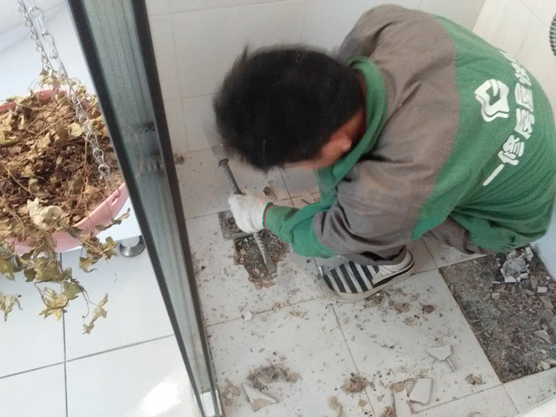 衛生間地漏漏水怎么辦，老師傅告訴你這