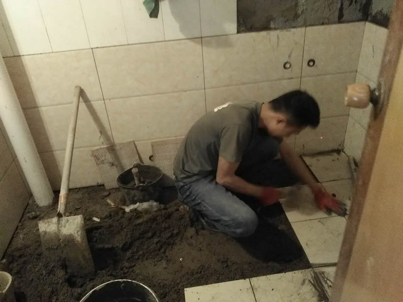 杭州泥瓦工鋪地磚干鋪法步驟，杭州泥瓦