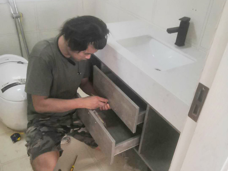 家具拆除重裝要多少錢？老式家具拆裝師