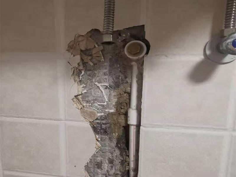 廚衛的墻內暗管漏水找誰修理比較好？