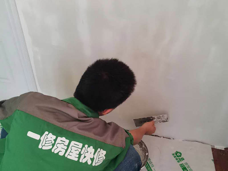 墻面返潮發霉長時間不處理，墻面會有影